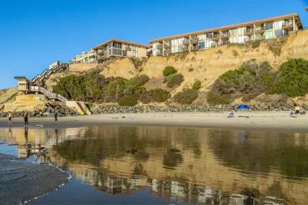 Panoramic Ocean Views and Coastal Luxury - Breathtaking Retreat