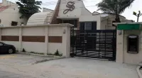 Scarlet Lodge