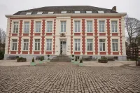 Château de Moulin le Comte Hôtels à : Hazebrouck