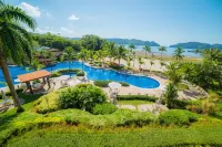 Stay in CR Los Sueños Condos - parking