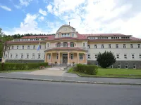 Beautiful Apartment in a Spa Resort, Only 2,5 km from the Jáchymov Chairlift - Keilberg Hotel di 