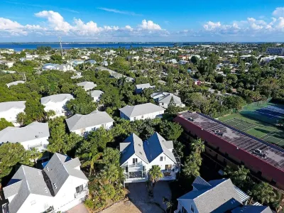 Northshore Villa - 3 Bedroom, 2 Bathroom Vacation Rental Across from the Beach