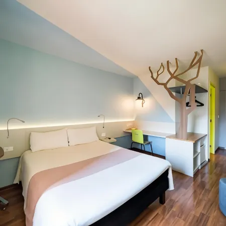 Ibis Styles Curitiba Centro Civico Отели рядом с достопримечательностью «Площадь Тирадентис»