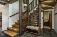 Ultimate family retreat in the Woods!