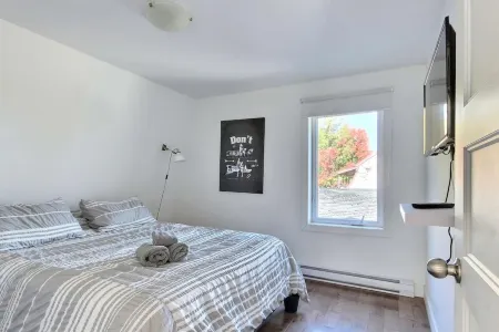 Confo27 - Maison Chute-montmorency Отели рядом с достопримечательностью «Pourvoirie du Lac Beauport»