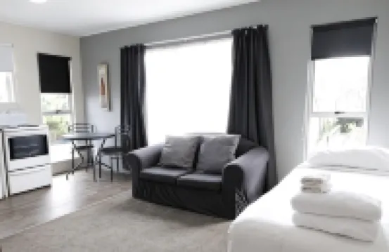 Cranford Cottages and Motel Hotels in 