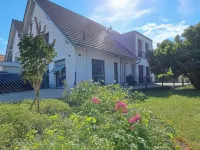 펜션 이본 - 슈피리어 러스트 호텔