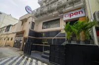 奧利弗開放飯店 - 莫卡飯店 神牛廟附近的飯店