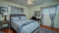GMU & Courthouse Suite Hotels near Van Dyck Park