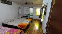 Jag Niwas Guest House & Pure Veg Restaurant - Bed and Breakfasts