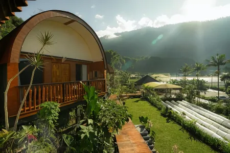 PonDaNu Living Отели рядом с достопримечательностью «Улун дану бератан»