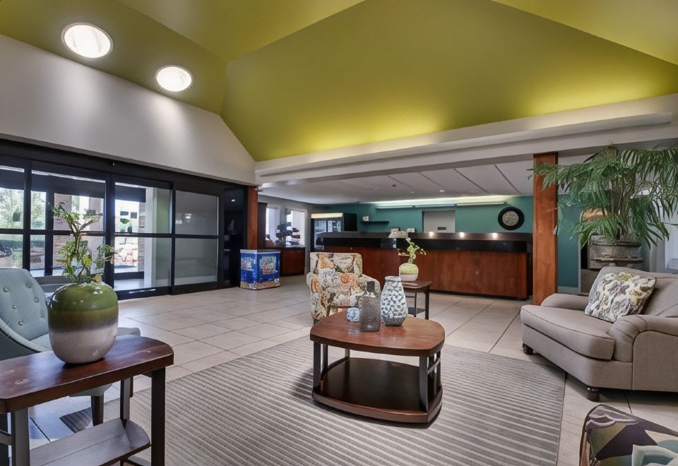 Greenfield Inn & Suites Elizabethtown, KY I65 Exit 94