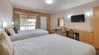Country Gardens Motor Inn Hotels in Cowra