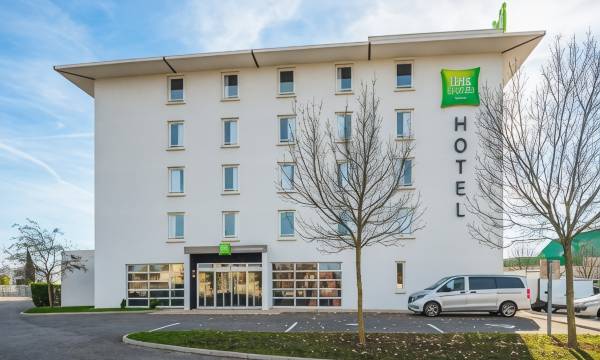 Ibis Styles Lyon Meyzieu Arena Stadium