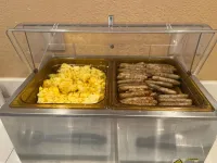 MorningGlory Inn & Suites - breakfast