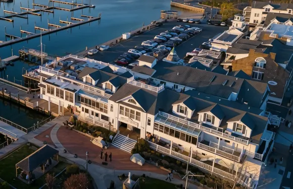 丹福德斯酒店及碼頭