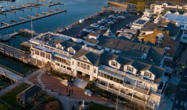 Danfords Hotel & Marina Hotels in 