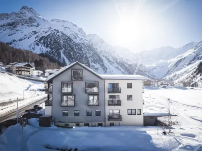 Hotel Gampen Hotel in zona Il Bunker Del Passo Palade