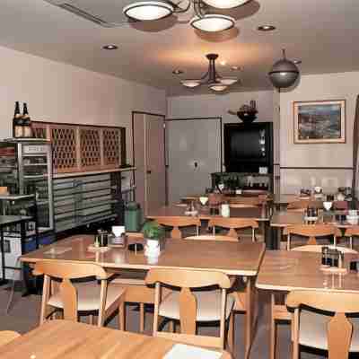 View Sunrise Dining/Meeting Rooms