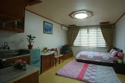 Seogwipo Seongsan Ilchul Condo Pension Hotels near Seopjikoji