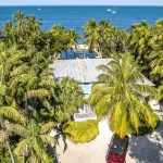 Panoramic Bay Views and Dockage for Boat - Stunning Tropical Retreat