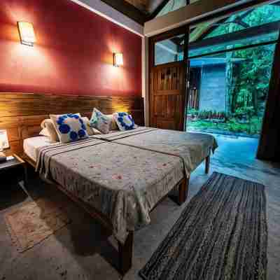 The Diveresort and Dancing Dugong Cafe Rooms