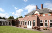 Deincourt Hotel Hotels in Newark