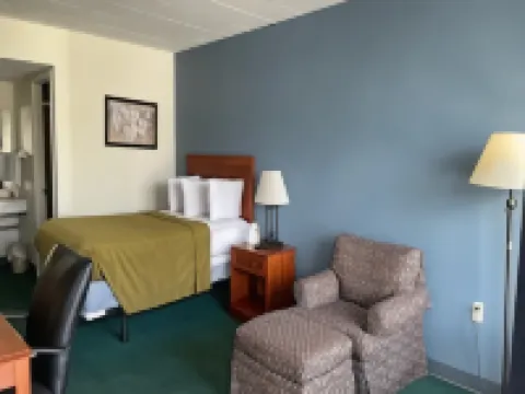 Horseshoe Curve Lodge Hotels in Logan Township