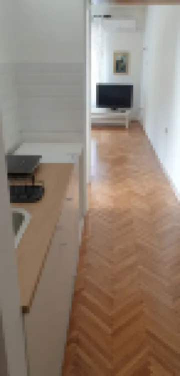 The White Suite. Cozy apartment with 1 bedroom and WiFi, AC in peaceful Skopje