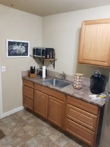 Country style elegance--Harvest House apt  now with full kitchen Hotels in Sunnyside