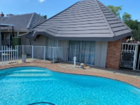 カレドン オーバーナイト ルームズ キンバリーのホテル