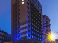بلو تري بريميوم فلوريانا بوليس Hotels near القبة الفلكية