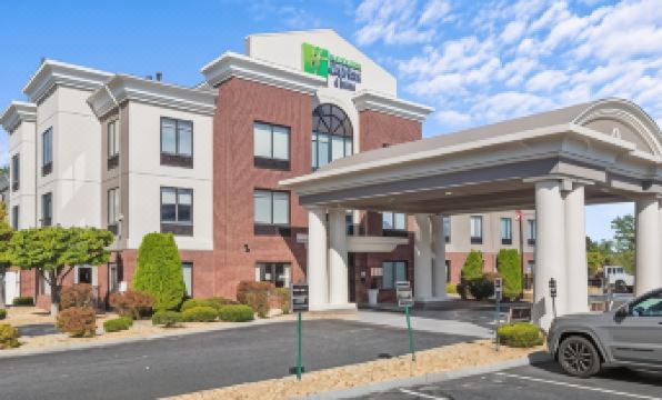Holiday Inn Express & Suites MANCHESTER-AIRPORT by IHG