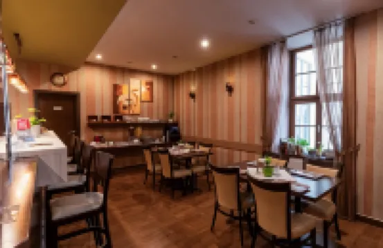 Central Hotel 21 and Apartments