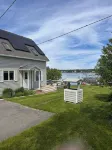 Oceanfront Cape with Dock on Bass Harbor - 3-Sterne