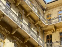 Klauzal Apartman Các khách sạn gần Cầu Xích