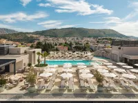 Hotel Sumratin - Rooftop Pools