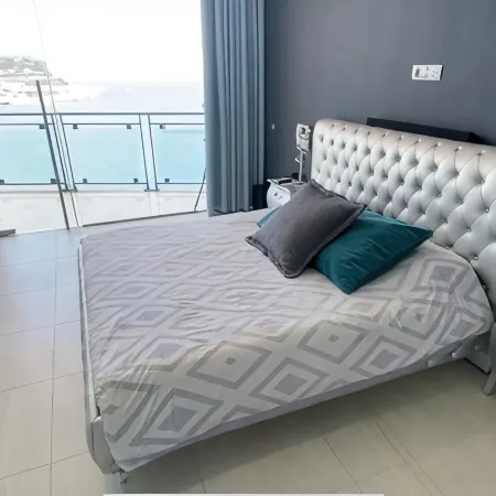 Penthouse in the sea, Tauro