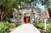 Irving House at Harvard