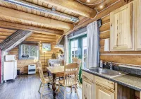 Log Cabin with Amazing Mountain & Lake Views  (allergy-friendly) - Homestays