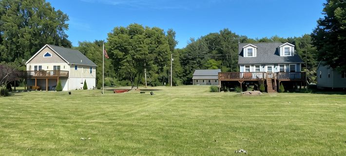 Charming 3-BR house w/golf, pool, WiFi, AC at pet friendly Middle Bass Island Hotels in Put-in-Bay Township