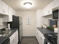 Spacious 2Br Apartment w/ Balcony • Free Parking • Near Upmc Hotels in Monroeville