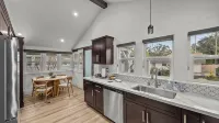 2BR Homey Cottage near Rosebowl - Free Parking