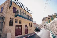 Roots Boutique Hotel Отели в г. 