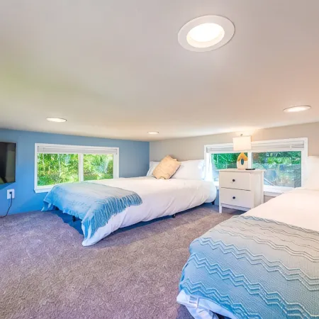 Rainforest Tiny Home Retreat: Coastal