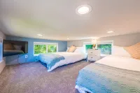 Rainforest Tiny Home Retreat: Coastal