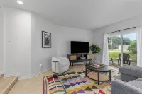 Modern Saugatuck Retreat, Walk to Town