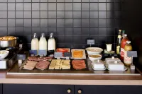 Radisson Hotel Clermont-Ferrand - 朝食