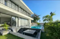 Beachfront Villa | Private Pool & Sea Access 2 BDR - 5 stjerner
