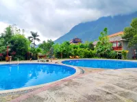 Lotus Mountain Hot Spring Resort - Swimmingpools